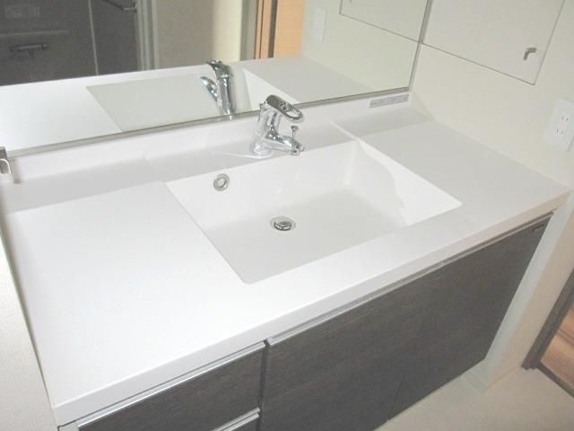洗面設備　★大型の独立洗面台です★