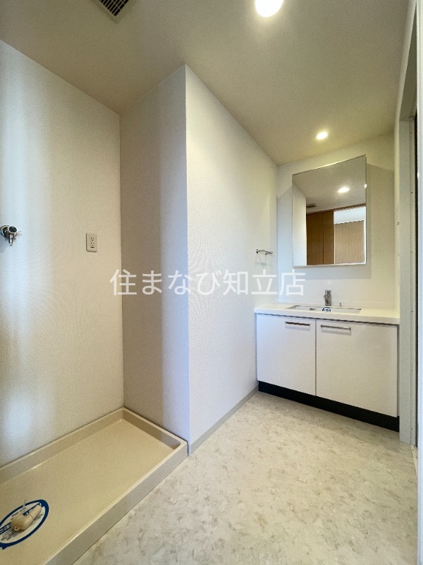 洗面設備　別室同型写真