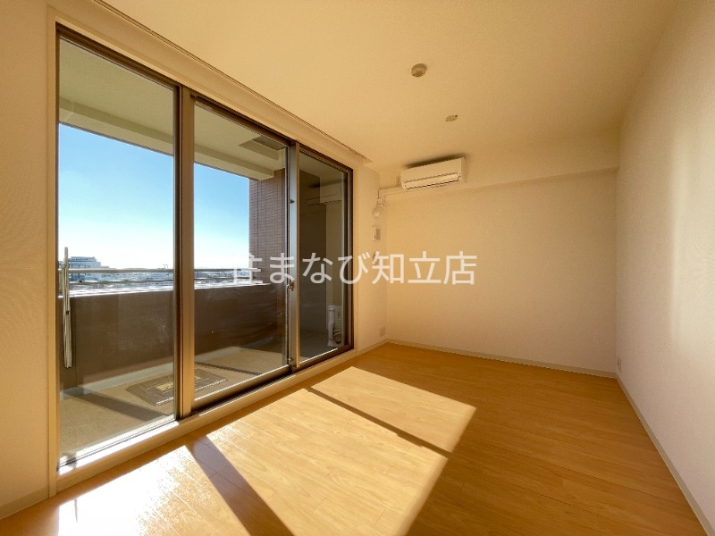 居室・リビング　別室同型写真