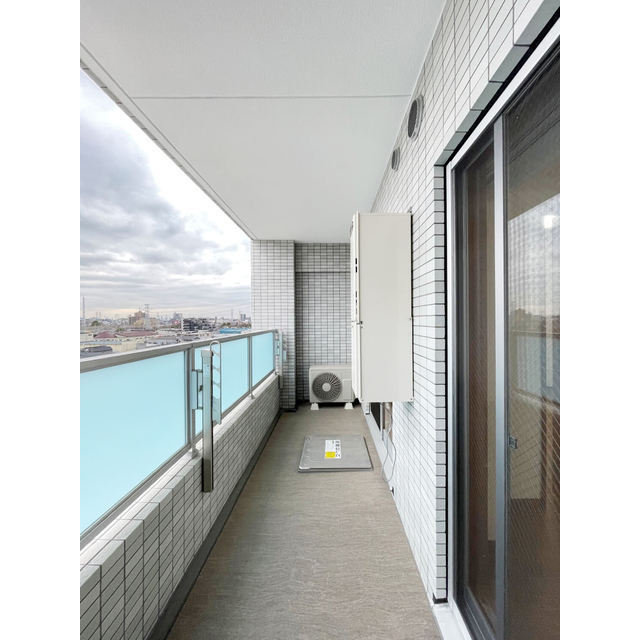 バルコニー　バルコニーからの眺めを楽しみながら食事をしませんか