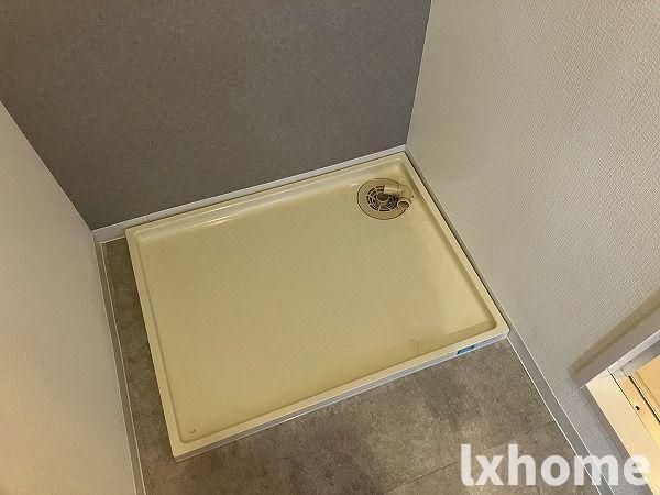 洗面設備　明るい洗面所です