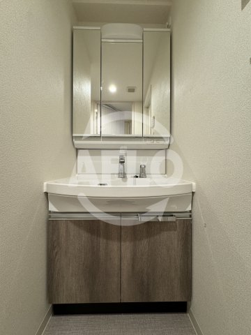 洗面設備　プレサンス大国町ラヴェニール　独立洗面台