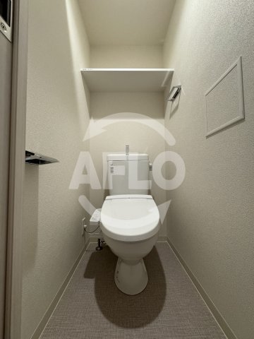 トイレ　プレサンス大国町ラヴェニール　温水洗浄便座