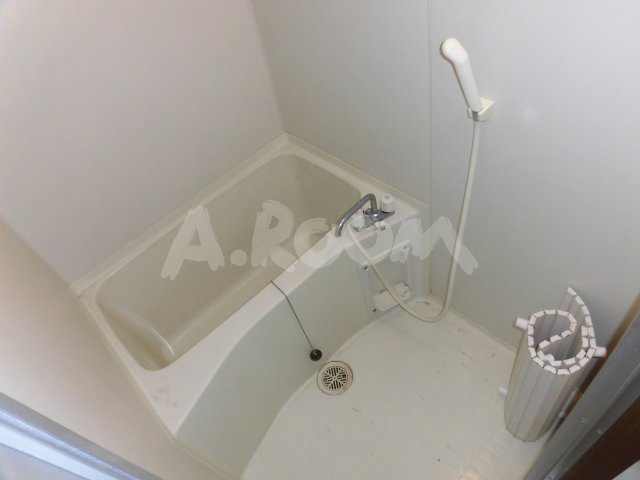 バス・シャワールーム　清潔感のあるバスルーム