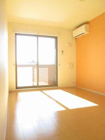 居室・リビング　居間です