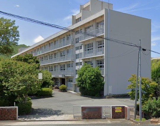 中学校　西脇市立西脇中学校（中学校）まで1455m