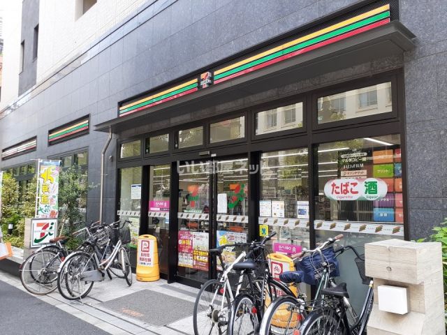 コンビニ　セブンイレブン新宿早稲田高校前店（コンビニ）まで164m