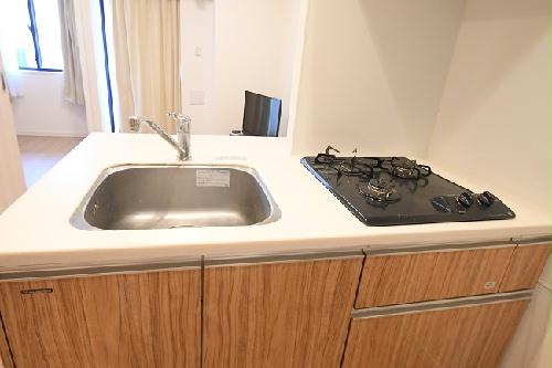 キッチン　カウンターキッチンで快適広々、コンロも2口あります。