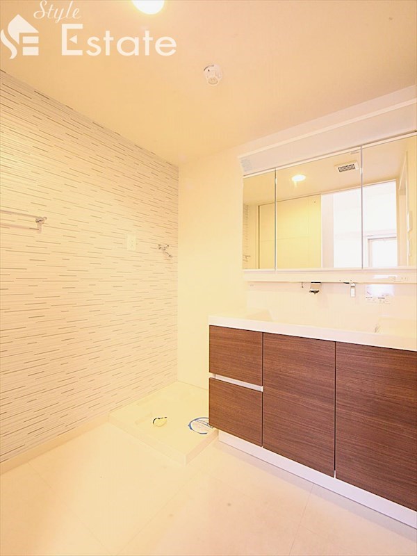 洗面設備　脱衣場　独立洗面台