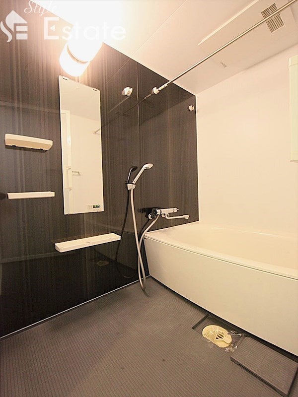 バス・シャワールーム　バスルーム