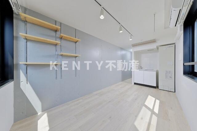 居室・リビング　こちらの居間で趣味の時間をお楽しみください