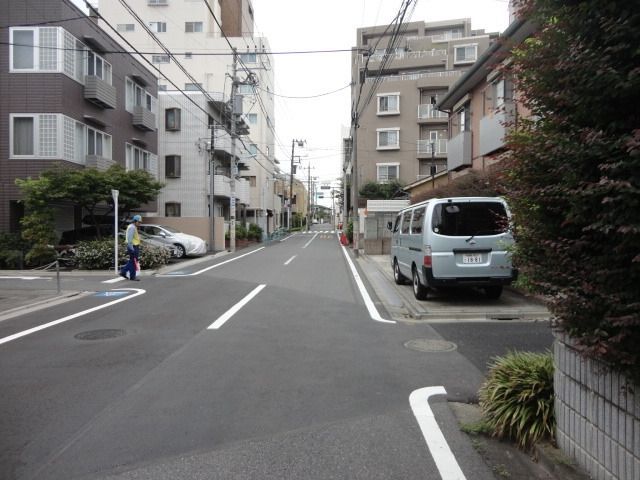 その他　目の前の通り（その他）まで10m