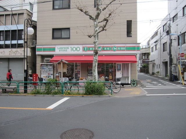 コンビニ　ローソンストア１００（コンビニ）まで306m