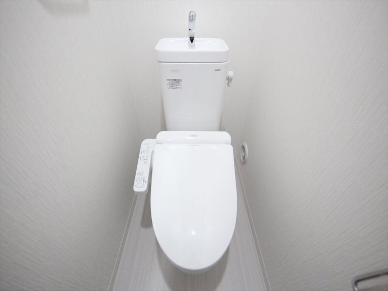 トイレ　温水洗浄暖房便座付トイレ