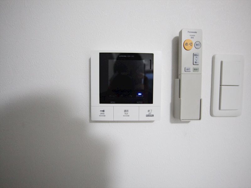 セキュリティ　モニター付きインターホン