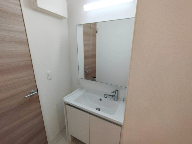 洗面設備　１０５号室　１Ｆ洗髪洗面化粧台