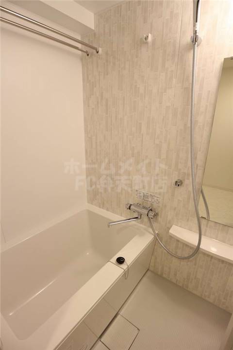 バス・シャワールーム　落ち着いた空間のお風呂です