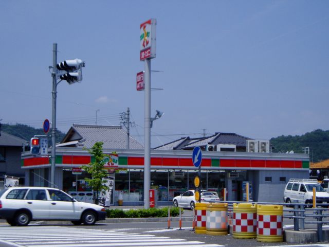 コンビニ　サンクス（コンビニ）まで310m