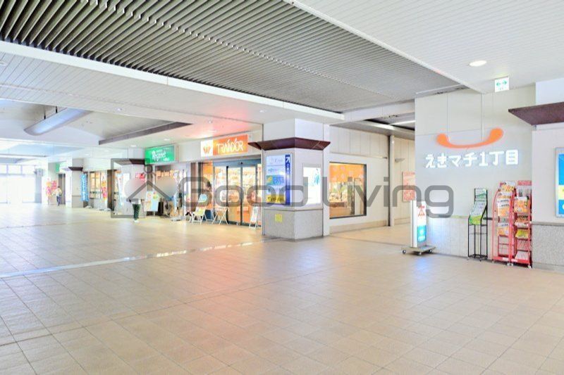 ショッピングセンター　えきマチ1丁目千早（ショッピングセンター）まで350m