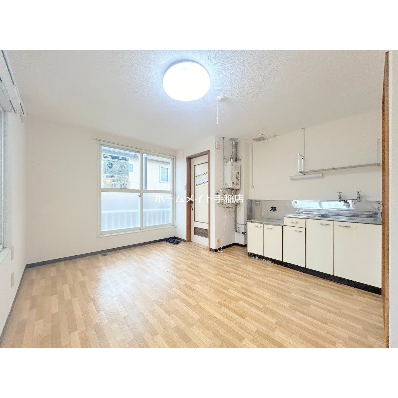 居室・リビング　明るく広々リビングスペース♪