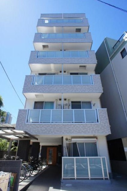 建物外観　６階建ての賃貸マンション