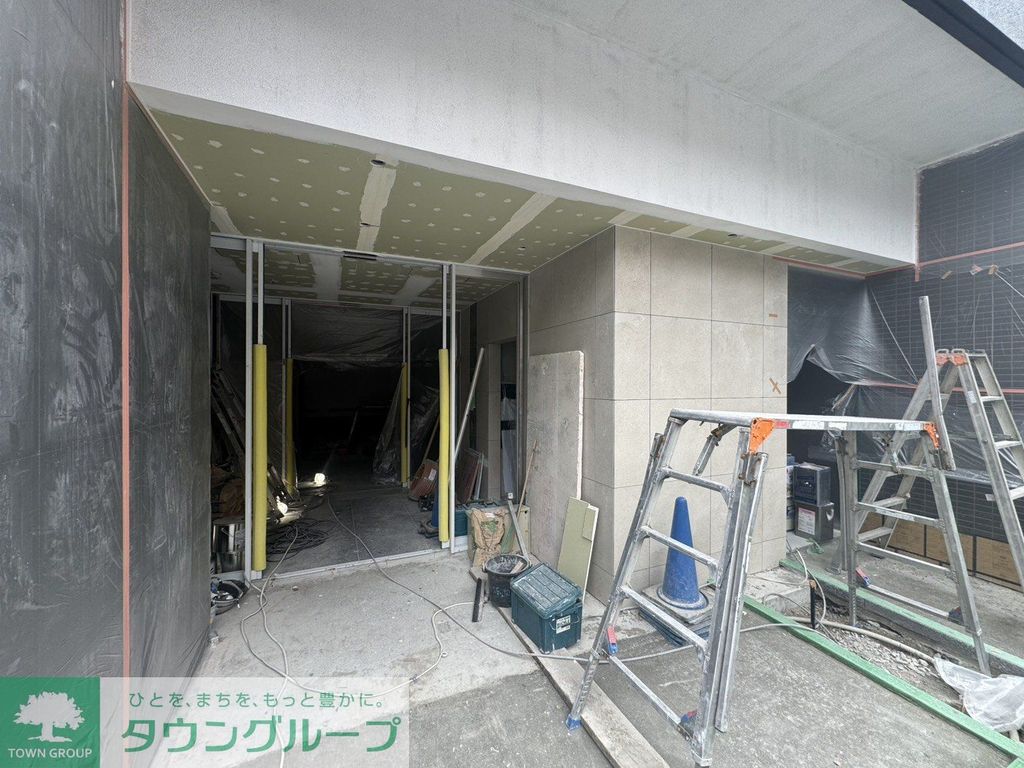 エントランス　エントランス