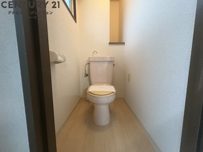 トイレ　窓があり換気できます