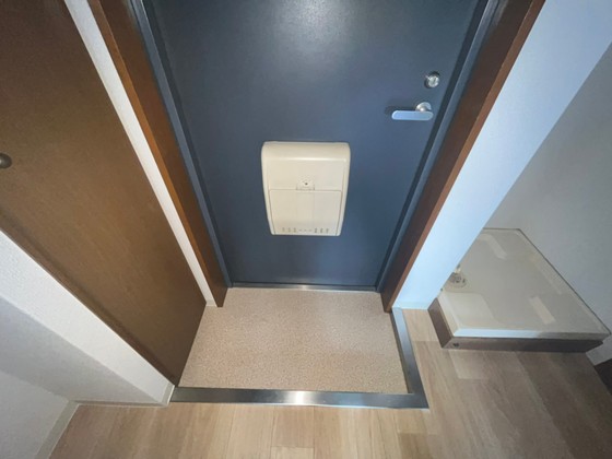 玄関　※別部屋の写真です