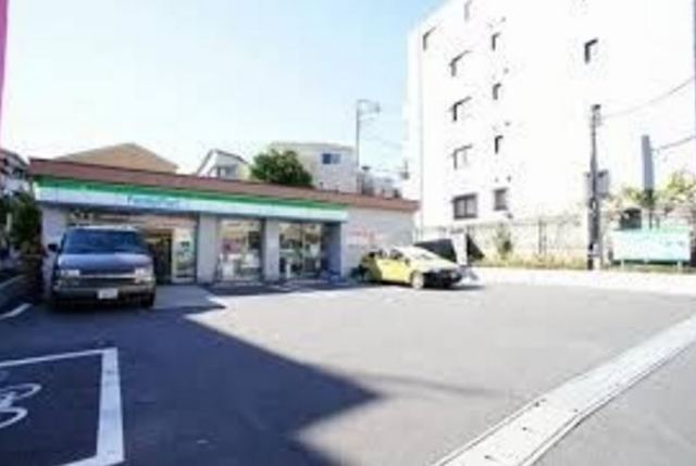 コンビニ　ファミリーマート品川桐ヶ谷通り店（コンビニ）まで362m
