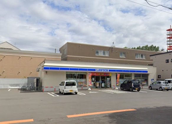 コンビニ　ローソン札幌北３４条西八丁目店（コンビニ）まで326m