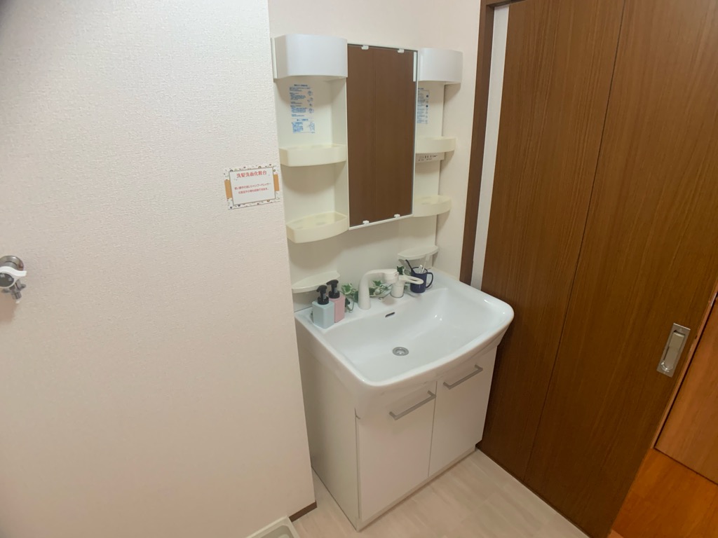 洗面設備　洗髪洗面化粧台付き♪