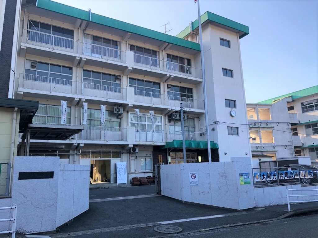 中学校　北九州市立戸ノ上中学校（中学校）まで1527m