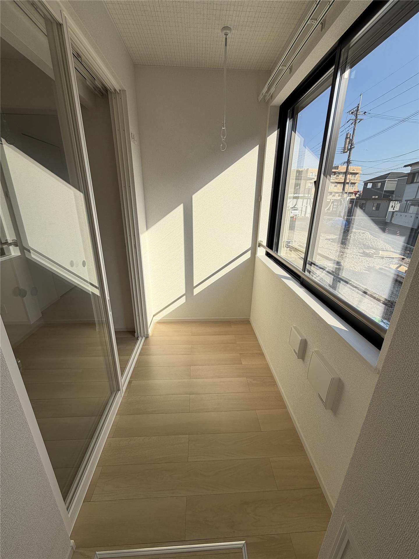 バルコニー　サンルーム※写真は反転タイプです。