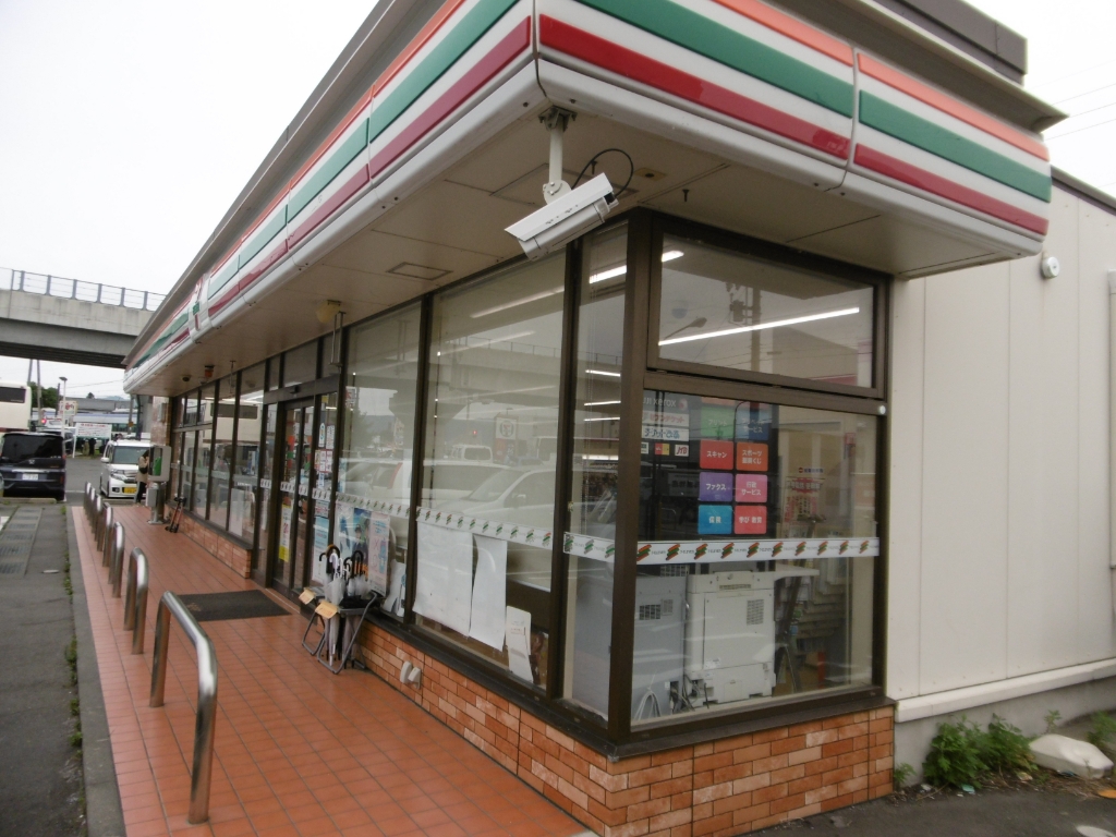 コンビニ　セブンイレブン 塩尻北店（コンビニ）まで582m