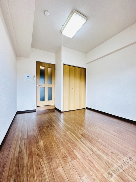 その他設備　木目調の落ち着いた内装♪♪