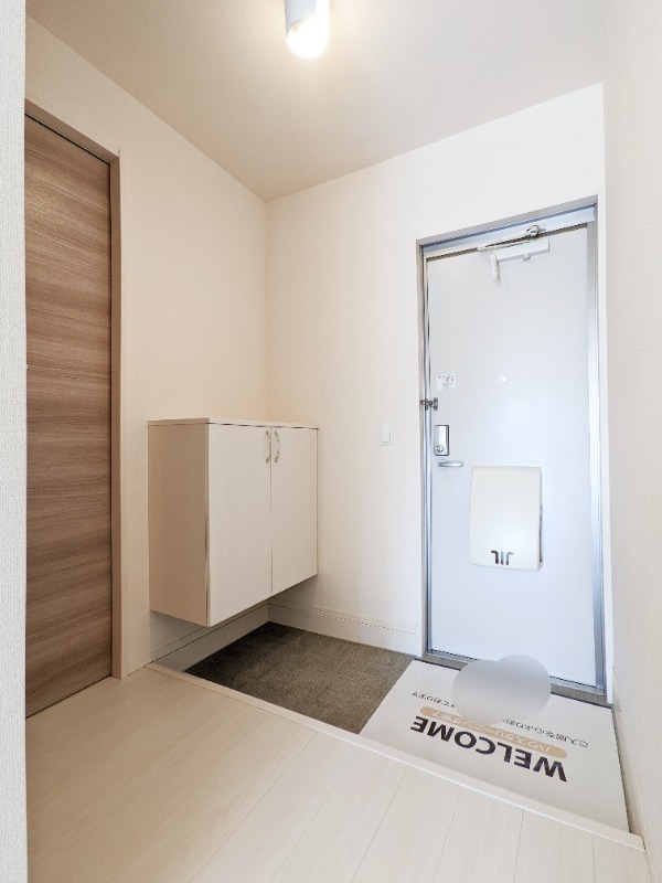 玄関　図面と現状に相違がある場合には現状を優先