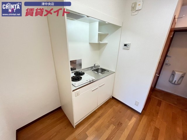キッチン　同じ物件、別部屋の写真です