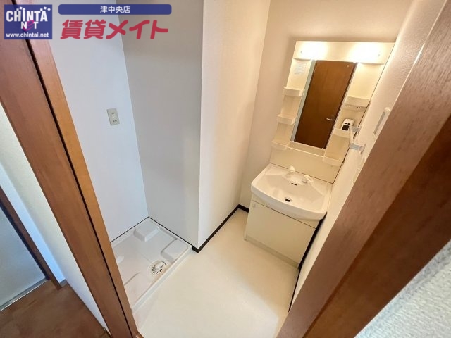 洗面設備　同じ物件、別部屋の写真です