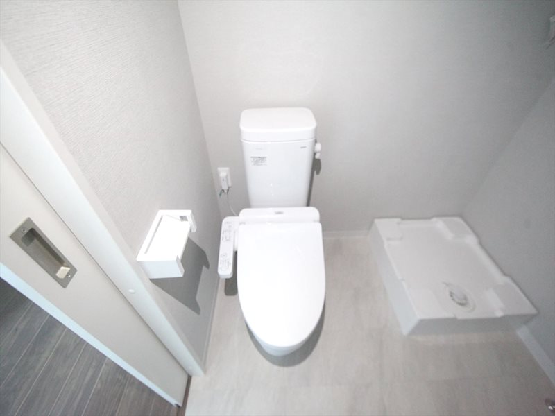 トイレ　温水洗浄便座付トイレ　同仕様写真