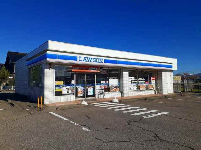コンビニ　ローソン 小矢部津沢店（コンビニ）まで476m