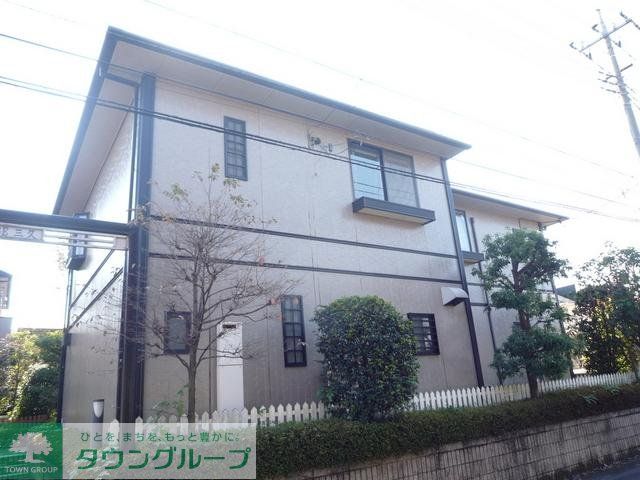 建物外観　敷地内広く建てられてます♪