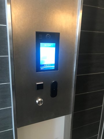 エントランス　オートロック