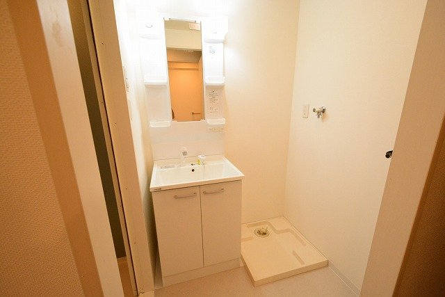 洗面設備　室内洗濯機置き場付きで便利！