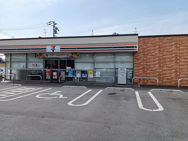 コンビニ　セブンイレブン様（コンビニ）まで350m