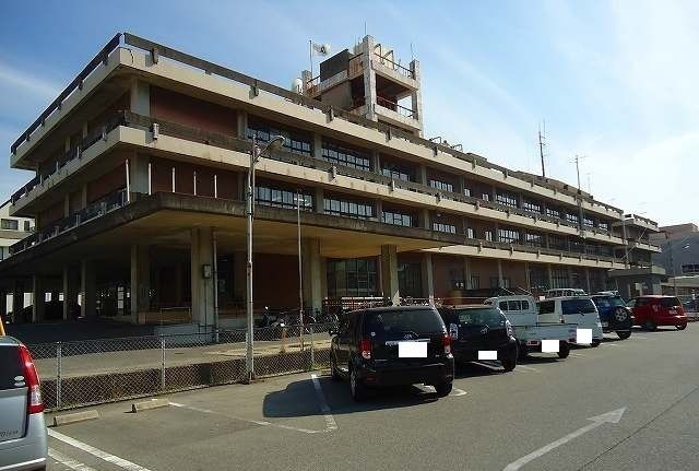 役所　竹原市役所（役所）まで550m