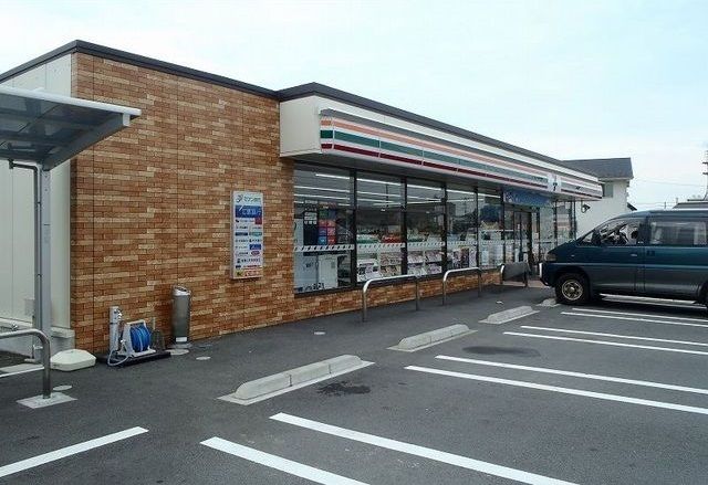 コンビニ　セブンイレブン（コンビニ）まで980m