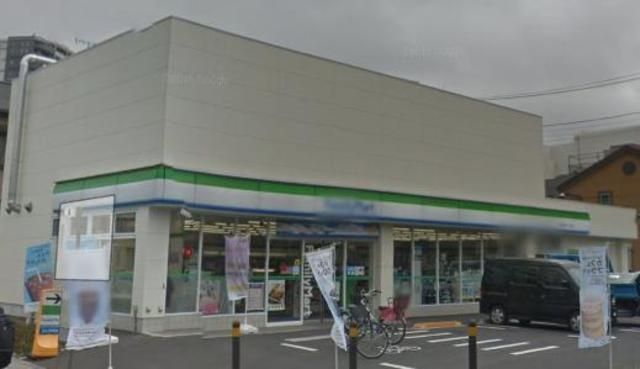 コンビニ　ファミリーマート（コンビニ）まで352m