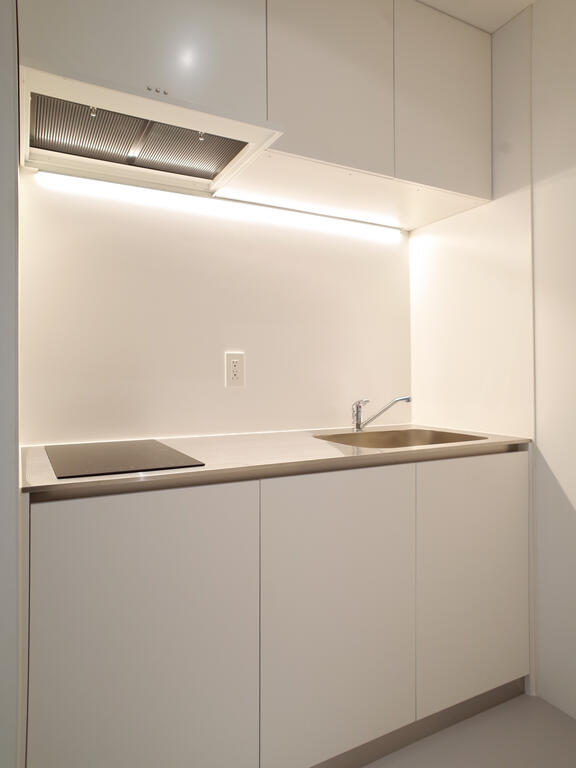 キッチン　キッチンも間接照明でおしゃれな雰囲気です。