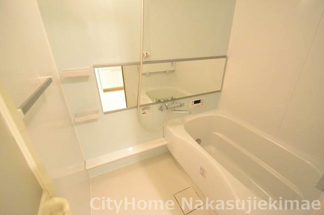 バス・シャワールーム　追焚機能付バス