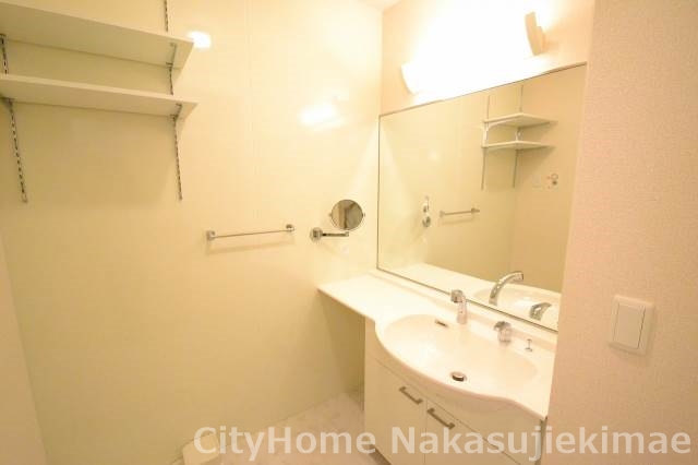 洗面設備　カウンター付ワイドシャンプードレッサー